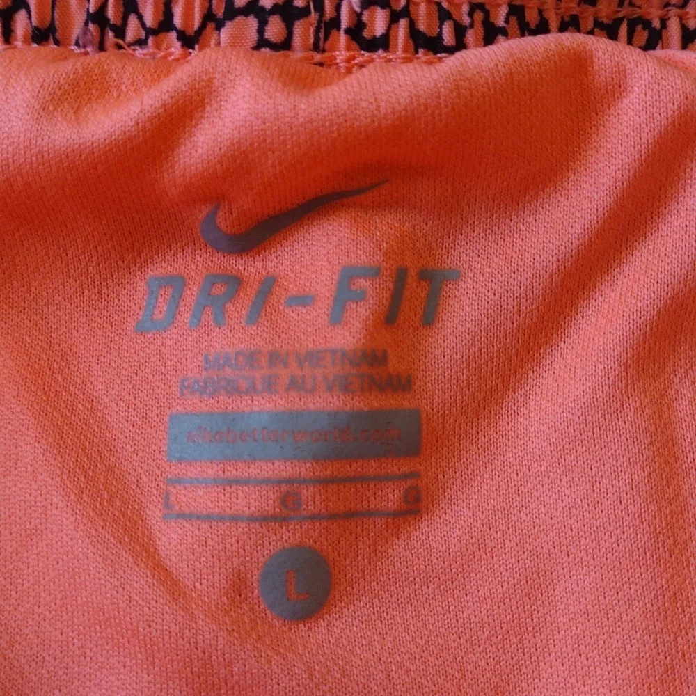 Shorts - Picture 5 of 6